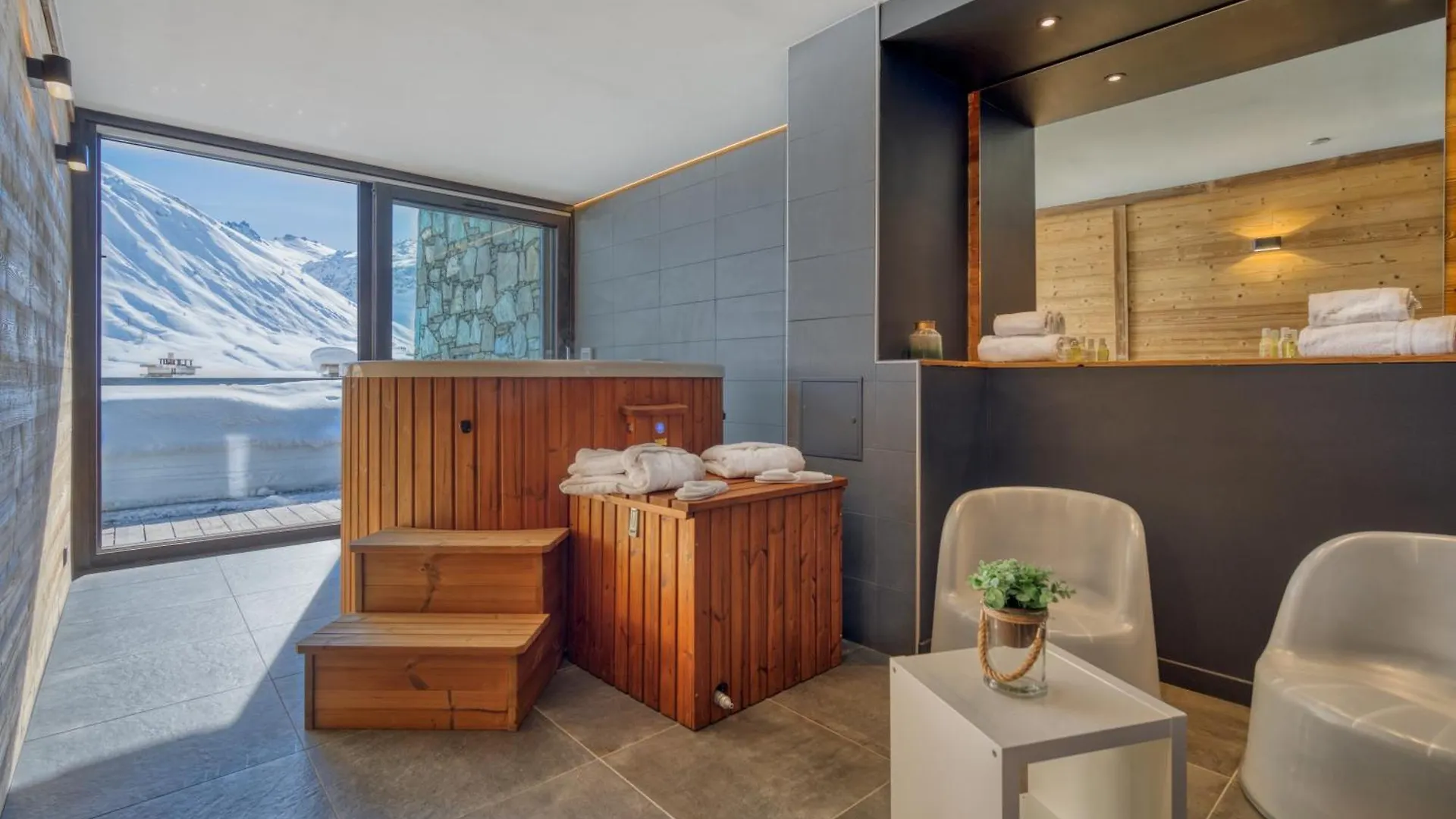 Chalet Arktic - Catered Chalet - Sleeps 14 Tignes 0*,  France