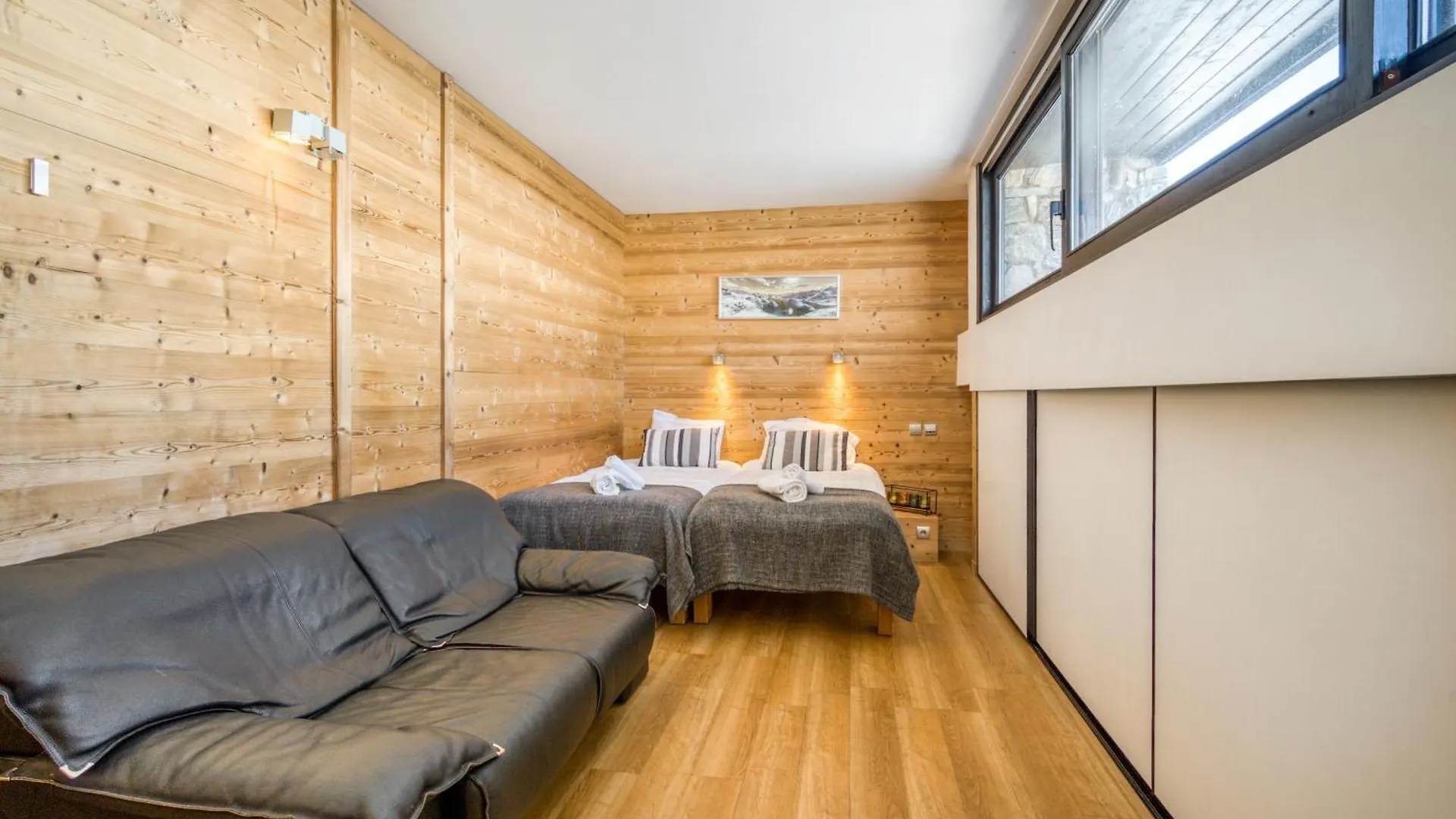 Chalet Arktic - Catered Chalet - Sleeps 14 Tignes